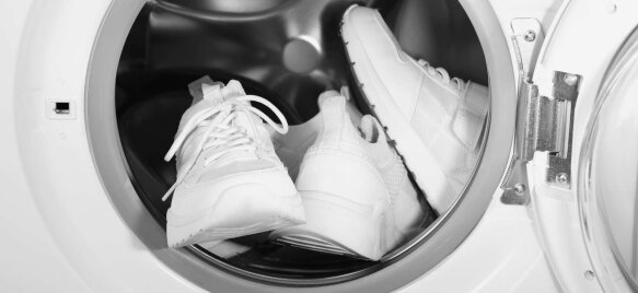 Kako oprati bele superge, da bodo spet videti kot nove